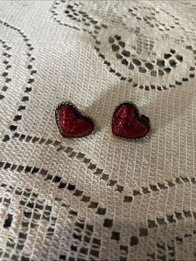 Avon hearts a fire earrings like new